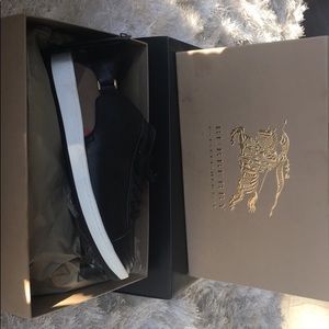 Burberry sneakers brand new never worn, new tags